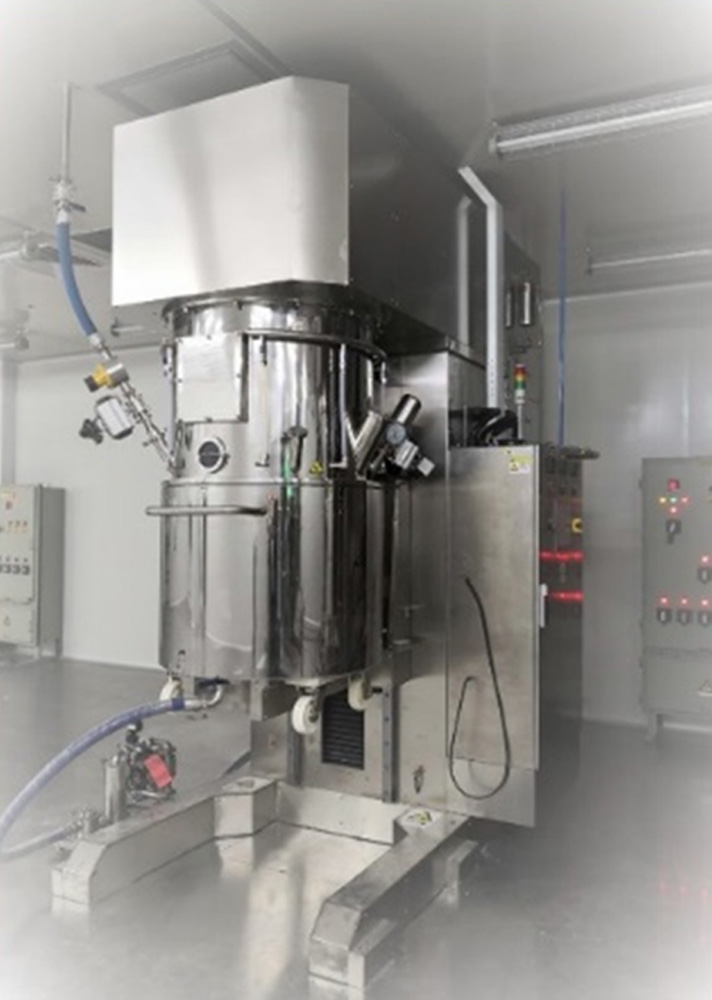 Double planetary mixer with disperser